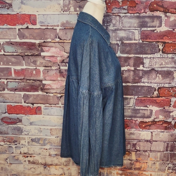 Women's Denim Button-Down Shirt - Picture 4 of 9
